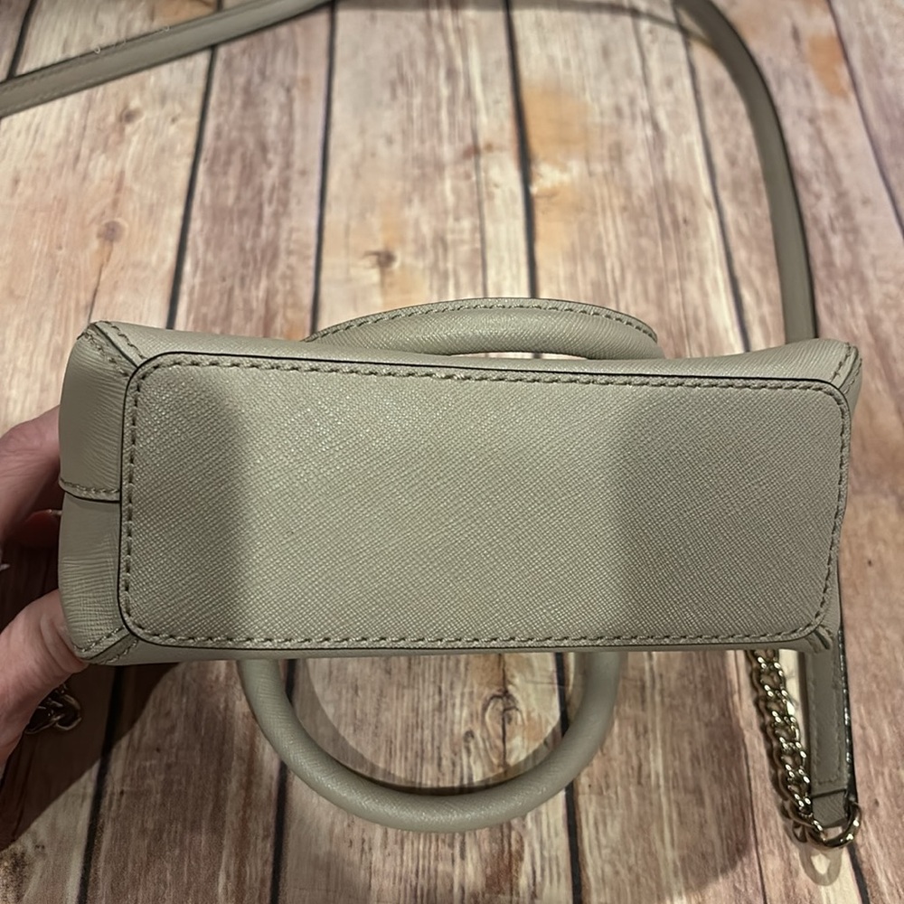 Kate Spade mini bag with gold hardware crossbody strap GUC - Picture 7 of 9